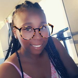 Meet your Posher, Iesha